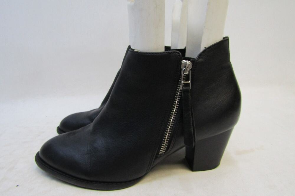 Vionic Womens Size 8 M Black Leather Zip Ankle Fashion Boots Bootie